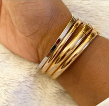 Load image into Gallery viewer, Greek Key Bangle