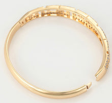 Load image into Gallery viewer, Greek Key Bangle