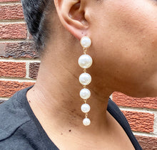 Load image into Gallery viewer, Long Pearls - Marvelous Allure