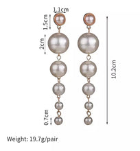Load image into Gallery viewer, Long Pearls - Marvelous Allure