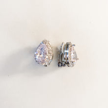 Load image into Gallery viewer, Elegant Oval Clip On Studs