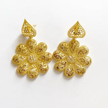 Load image into Gallery viewer, Dolly