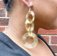 Load image into Gallery viewer, Circle Link - Marvelous Allure