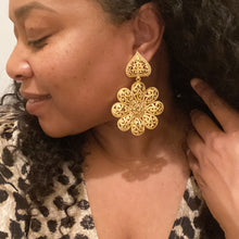 Load image into Gallery viewer, Dolly