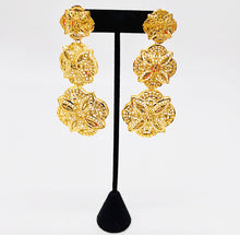 Load image into Gallery viewer, Gold Clover Earrings 